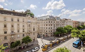 Discover Your Budapest Retreat-Walk To Parliament