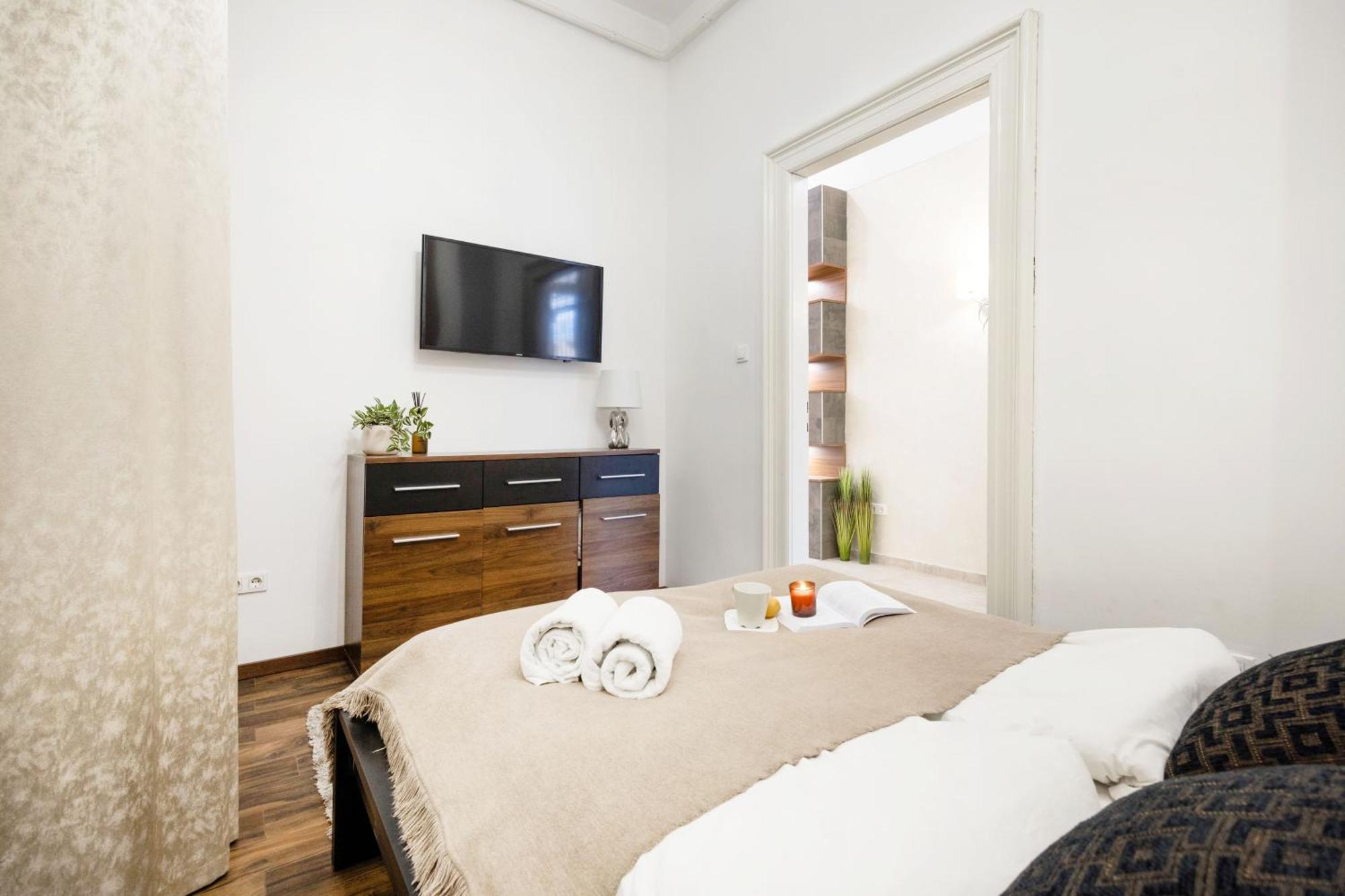 Discover Your Budapest Retreat-Walk To Parliament Exterior photo