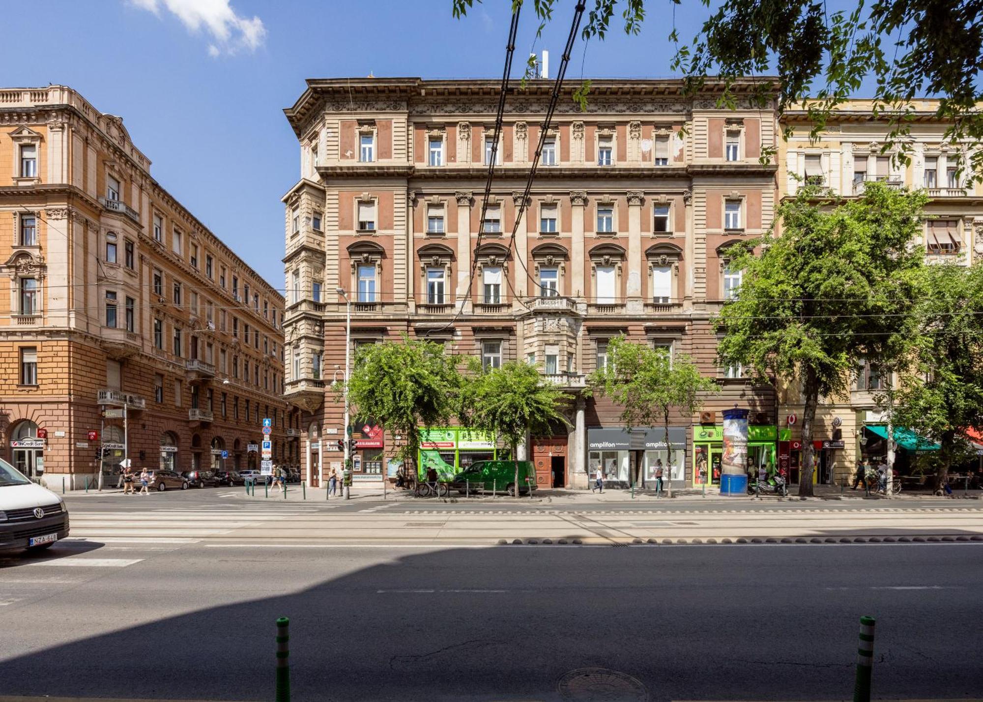 Discover Your Budapest Retreat-Walk To Parliament Exterior photo